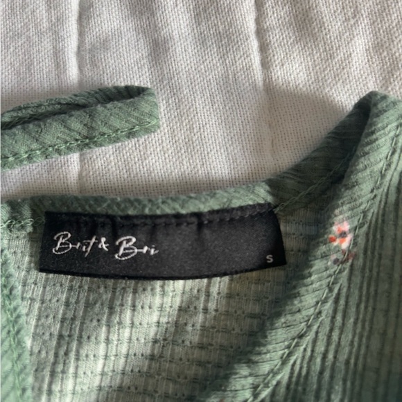 2 Juniors Tops Size Small. Brit & Bri, Colsie - Picture 5 of 11